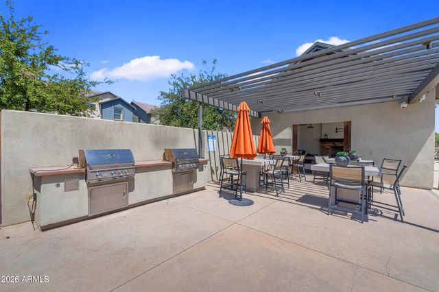 1188 S SUNSET Drive, Chandler, AZ 85286