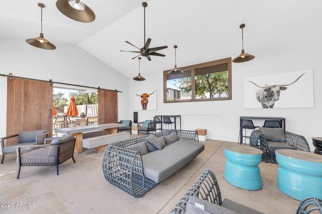1188 S SUNSET Drive, Chandler, AZ 85286
