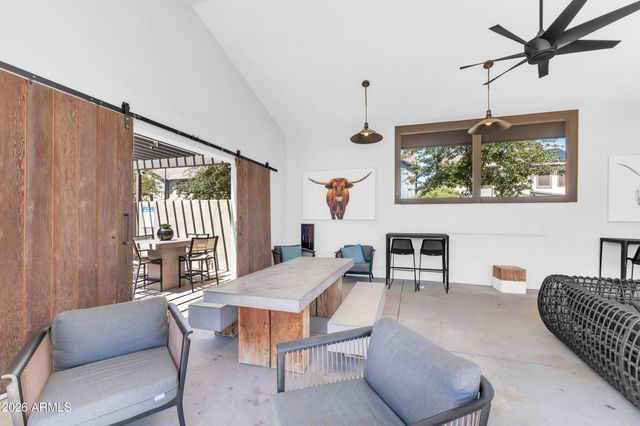 1188 S SUNSET Drive, Chandler, AZ 85286