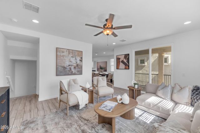1188 S SUNSET Drive, Chandler, AZ 85286