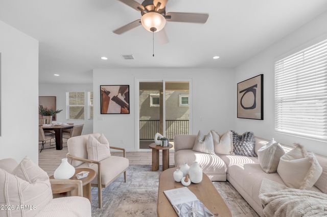 1188 S SUNSET Drive, Chandler, AZ 85286