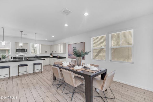 1188 S SUNSET Drive, Chandler, AZ 85286