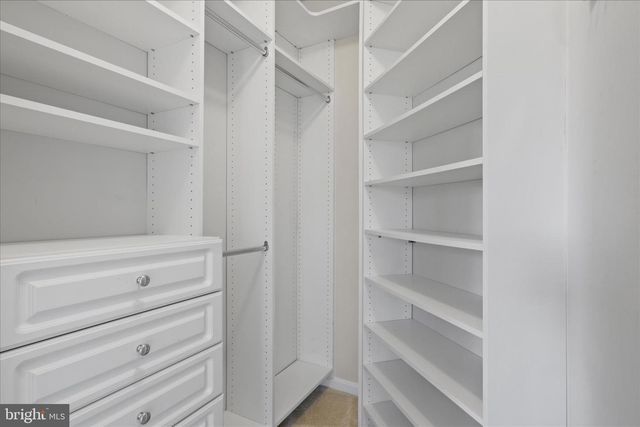 2301 25TH ST S #4-306, Arlington, VA 22206