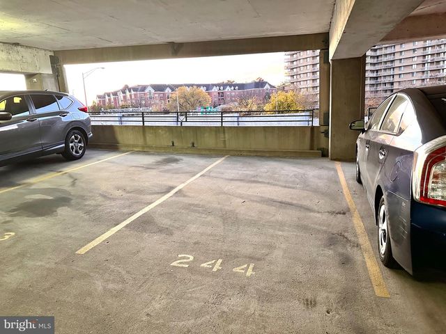 2301 25TH ST S #4-306, Arlington, VA 22206