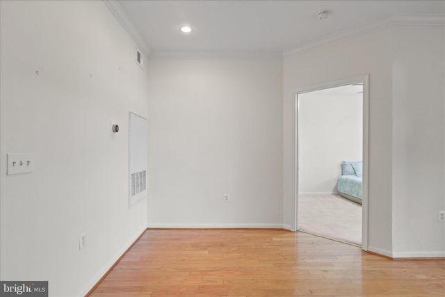 2301 25TH ST S #4-306, Arlington, VA 22206