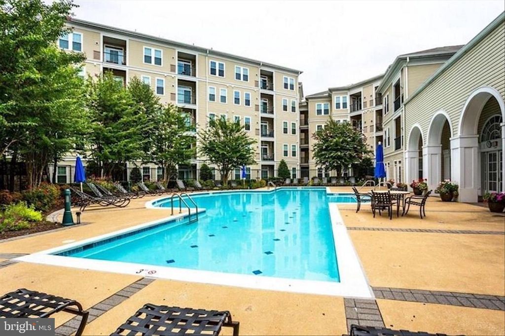2301 25TH ST S #4-306, Arlington, VA 22206
