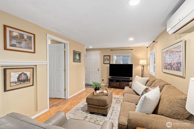 112 Barbara Lane, Everett, WA 98203