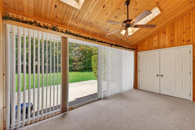 207 Hartford SQUARE, Hartford, WI 53027