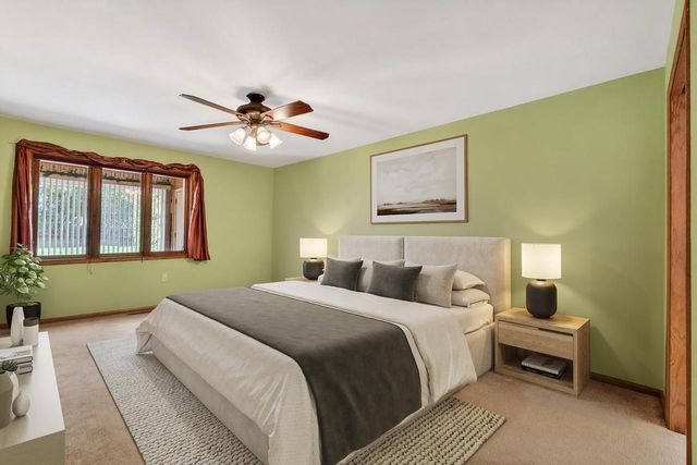 207 Hartford SQUARE, Hartford, WI 53027