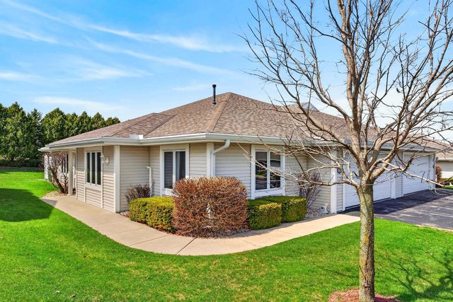 207 Hartford SQUARE, Hartford, WI 53027
