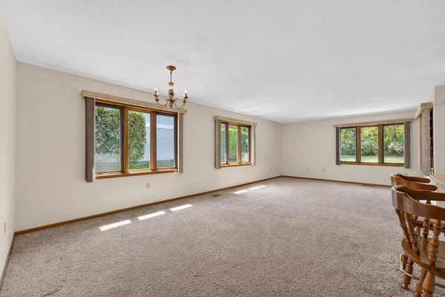 207 Hartford SQUARE, Hartford, WI 53027
