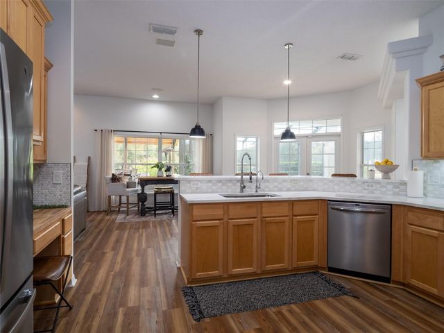 14335 N US HIGHWAY 441, Citra, FL 32113