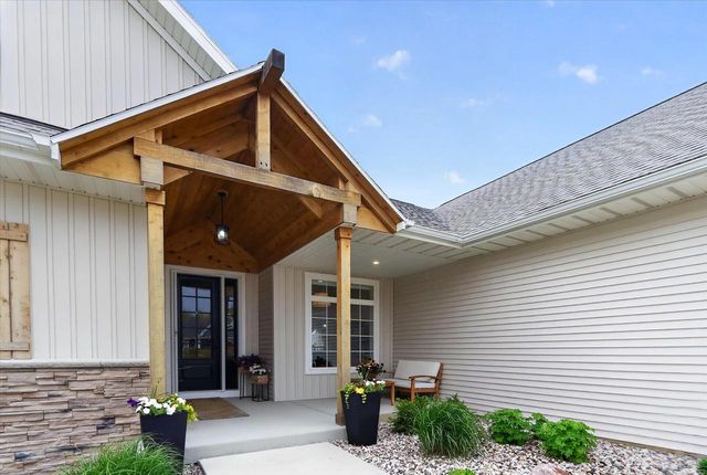 4515 Huntington Avenue, Janesville, WI 53546