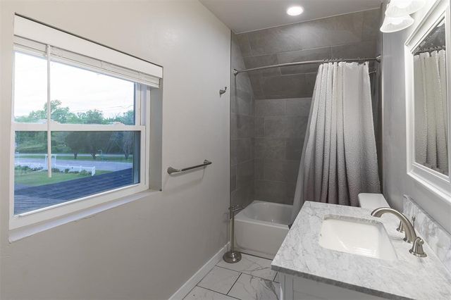 1823 W Highland Street, Shawnee, OK 74801