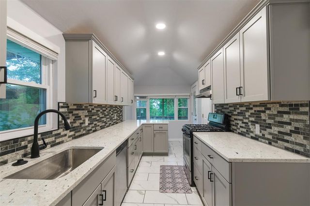 1823 W Highland Street, Shawnee, OK 74801