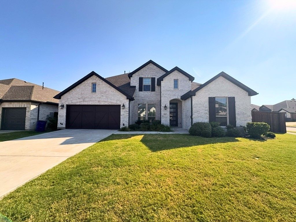 501 Upper Falls Lane, Mansfield, TX 76063