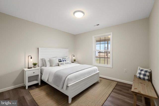 182 RESERVOIR AVE, Luray, VA 22835