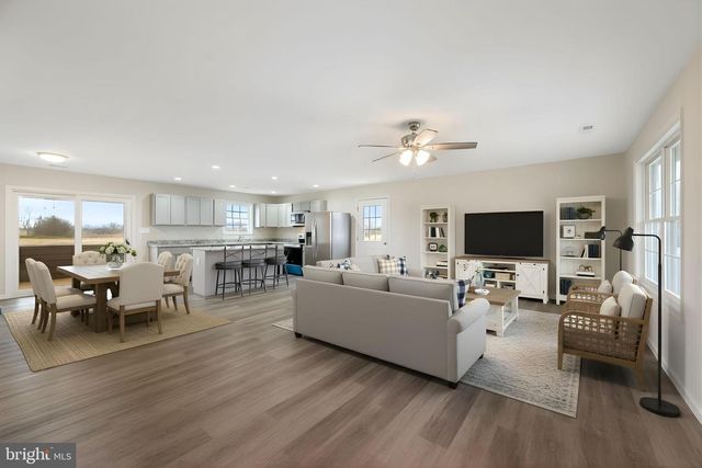 182 RESERVOIR AVE, Luray, VA 22835