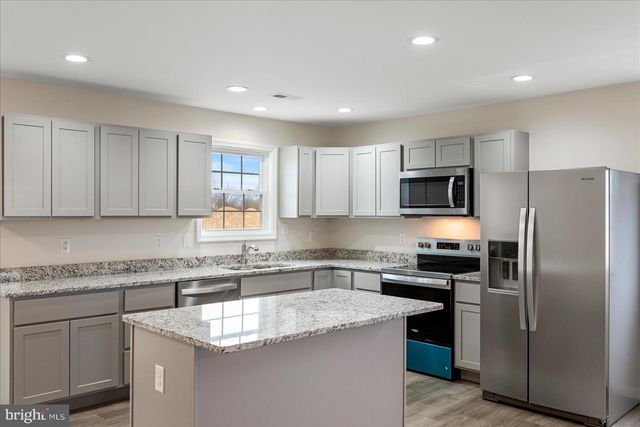 182 RESERVOIR AVE, Luray, VA 22835