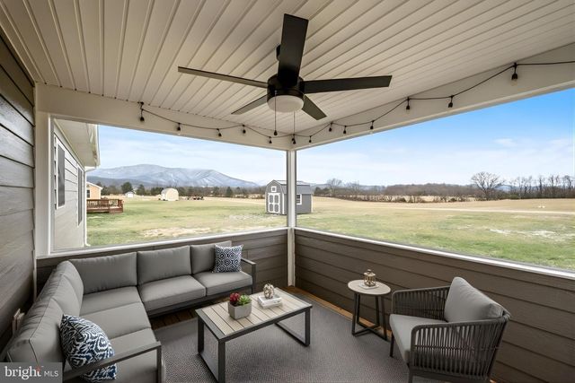 182 RESERVOIR AVE, Luray, VA 22835