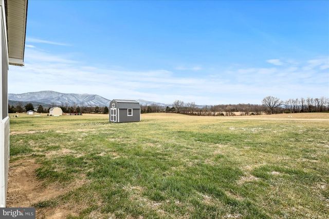 182 RESERVOIR AVE, Luray, VA 22835