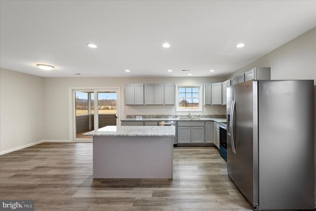 182 RESERVOIR AVE, Luray, VA 22835