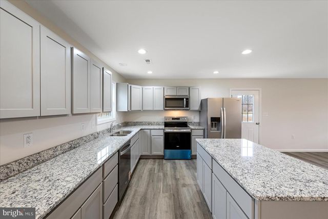 182 RESERVOIR AVE, Luray, VA 22835