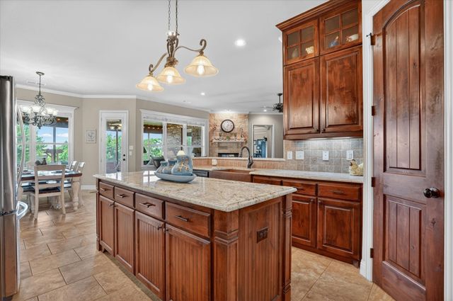 118 Trace Drive, Weatherford, TX 76087