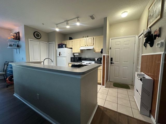 2718 MAITLAND CROSSING WAY 207, Orlando, FL 32810