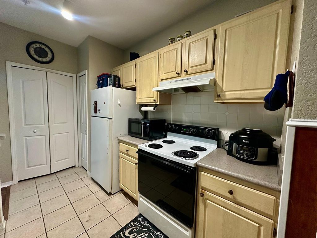 Image 4 of property listing at 2718 MAITLAND CROSSING WAY 207, Orlando, FL 32810