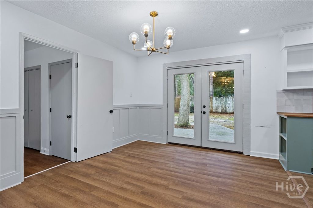 Image 7 of property listing at 115 Lucian Circle, Savannah, GA 31406