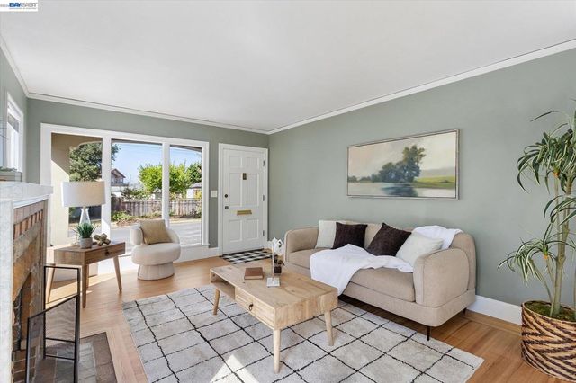 1514 Third St., Alameda, CA 94501