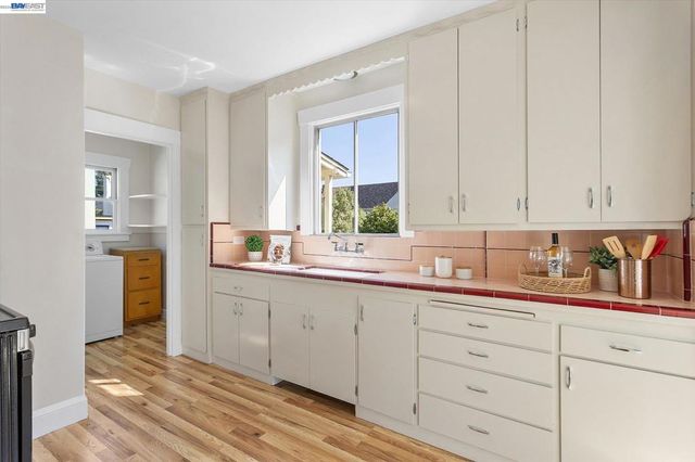1514 Third St., Alameda, CA 94501