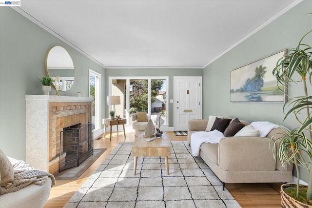 1514 Third St., Alameda, CA 94501