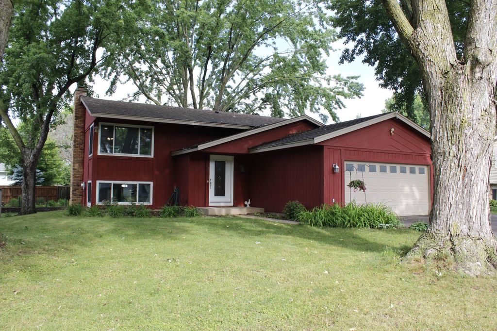 20615 207th Court W, Lakeville, MN 55044