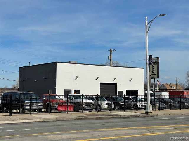 16504 Woodward Avenue, Highland Park, MI 48203