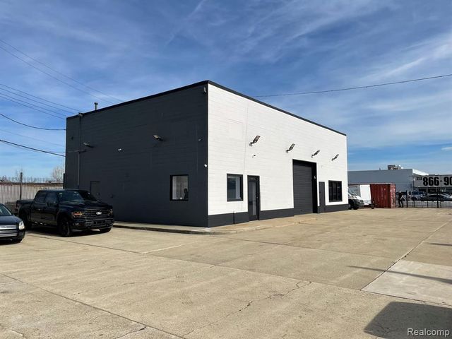 16504 Woodward Avenue, Highland Park, MI 48203