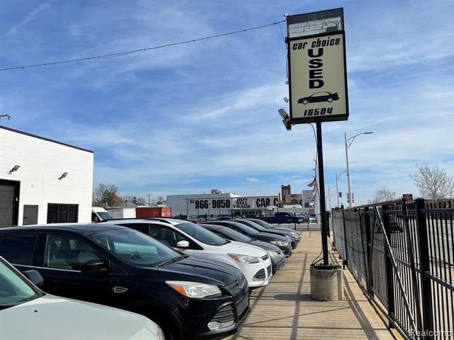 16504 Woodward Avenue, Highland Park, MI 48203