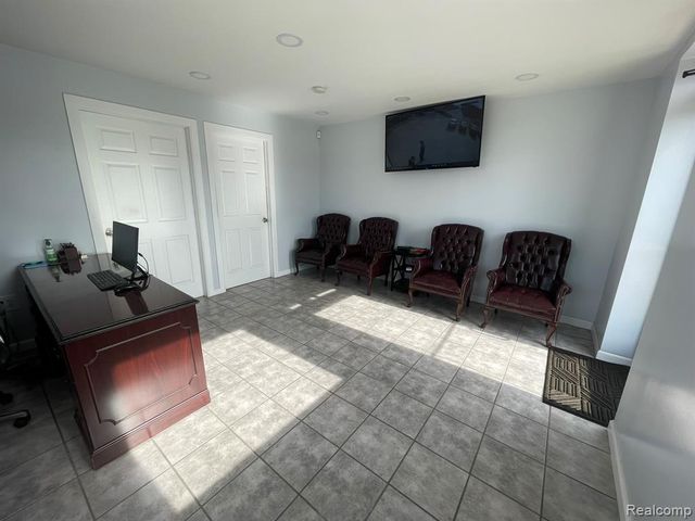 16504 Woodward Avenue, Highland Park, MI 48203