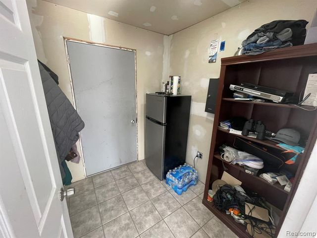 16504 Woodward Avenue, Highland Park, MI 48203