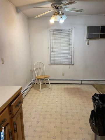 41 W Church Street 11, Bergenfield, NJ 07621