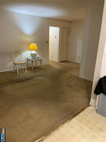 41 W Church Street 11, Bergenfield, NJ 07621