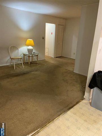 41 W Church Street 11, Bergenfield, NJ 07621