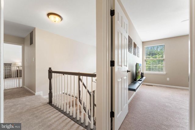 6910 SHARPSBURG DR, Centreville, VA 20121