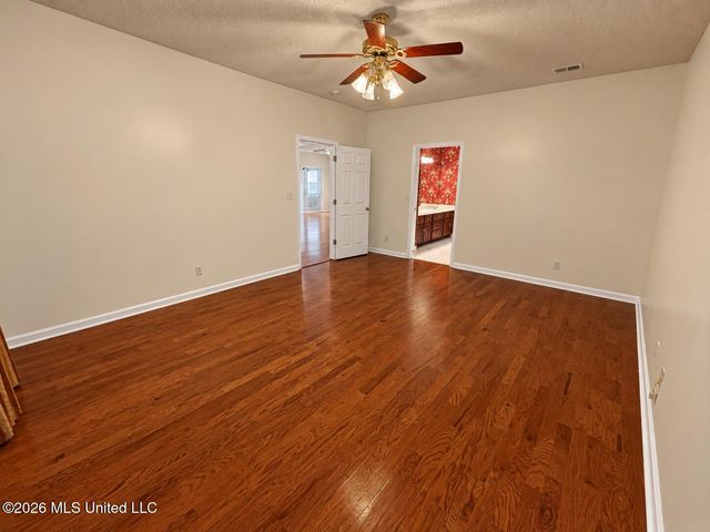 8885 Cedar Crest Lane, Olive Branch, MS 38654