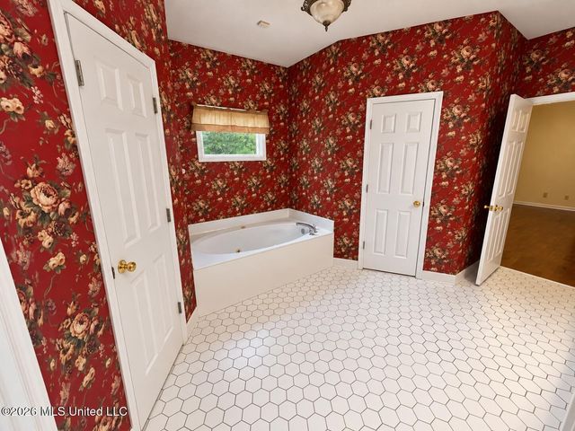 8885 Cedar Crest Lane, Olive Branch, MS 38654