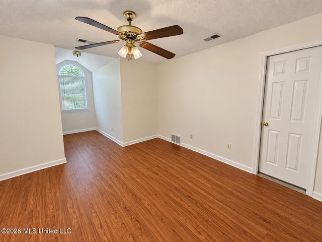 8885 Cedar Crest Lane, Olive Branch, MS 38654