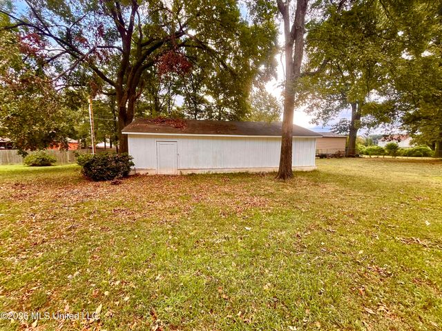 8885 Cedar Crest Lane, Olive Branch, MS 38654