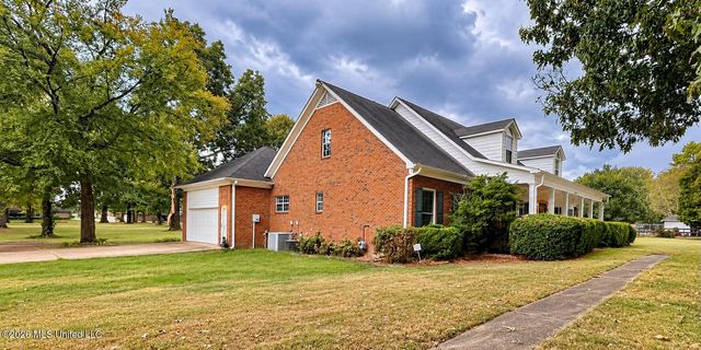 8885 Cedar Crest Lane, Olive Branch, MS 38654