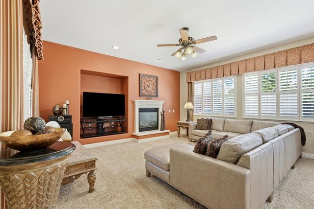 6813 Vilamoura Way, Elk Grove, CA 95757